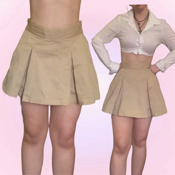 beige khaki school girl skirt with an adjustable waist.｡.:*☆ - Picture 1 of 7